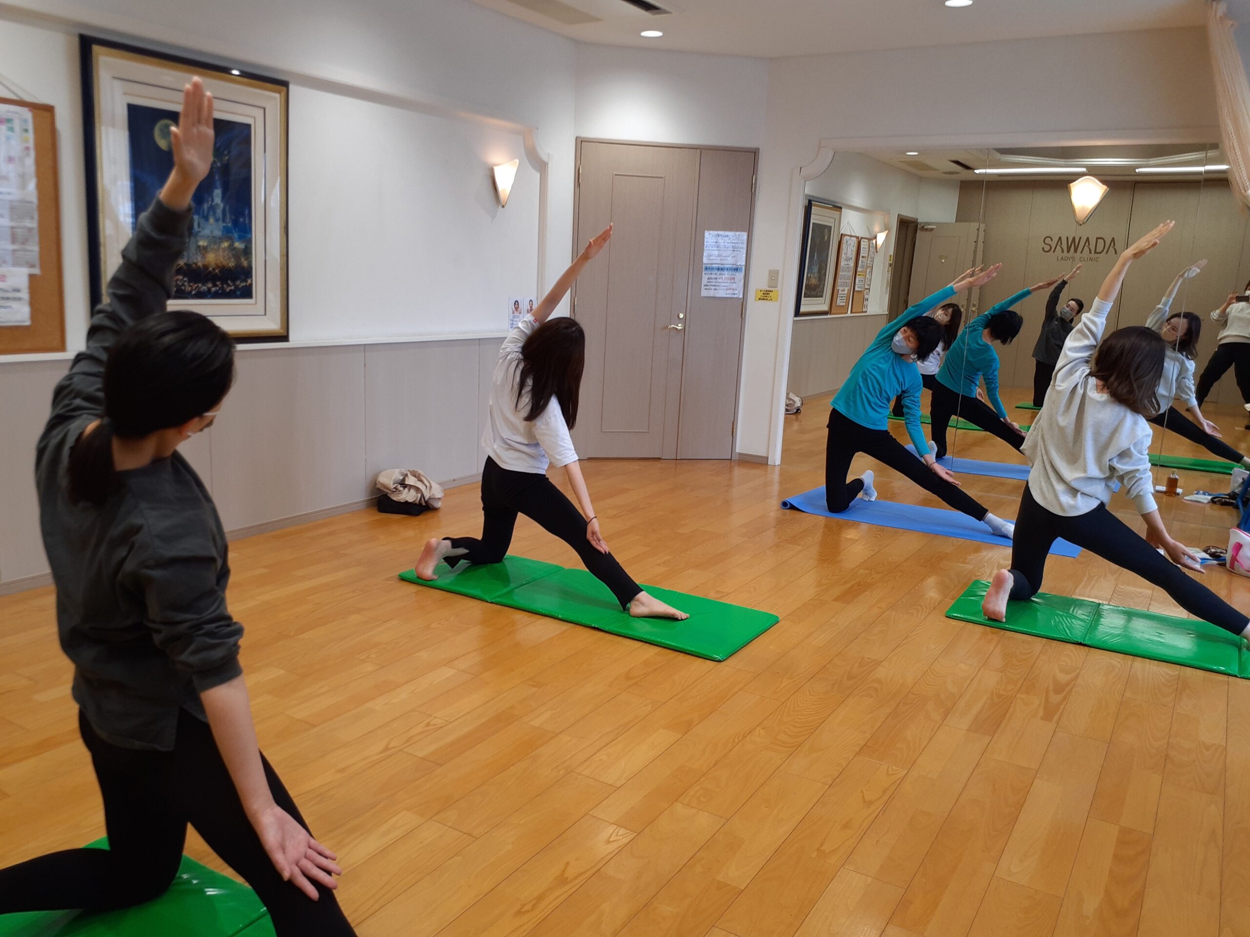 産後ヨガの画像